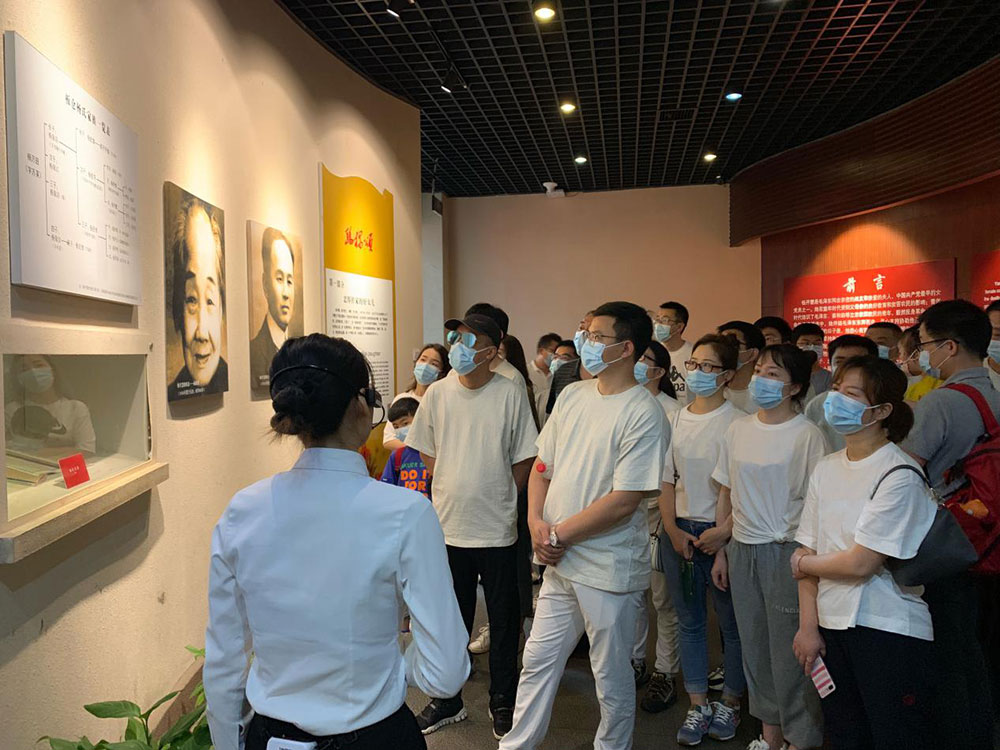 8-华中区域组织整个员工赴长沙开慧镇发展党史进建教育。.jpg